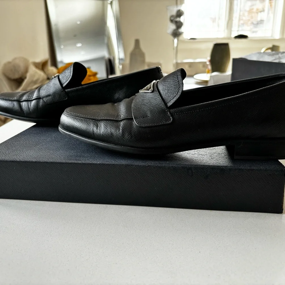 ‼️SOLD‼️
MENS PRADA saffiano leather loafers - Picture 5 of 11